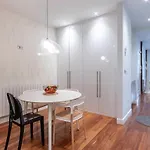 Piso De Diseño Junto Al Casco Viejo *