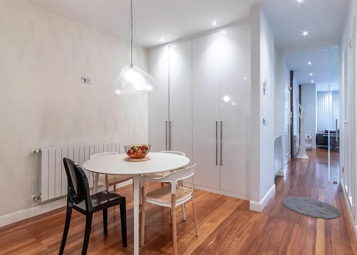 Piso De Diseno Junto Al Casco Viejo *