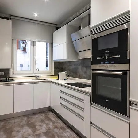 Piso De Diseno Junto Al Casco Viejo Διαμέρισμα *