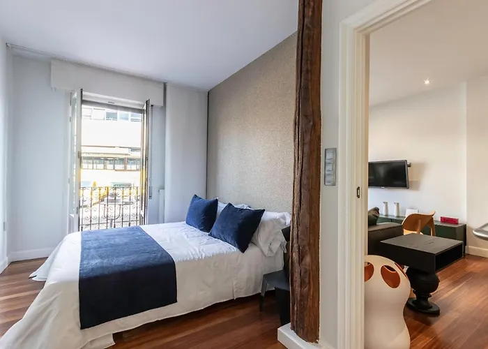 Piso De Diseno Junto Al Casco Viejo *