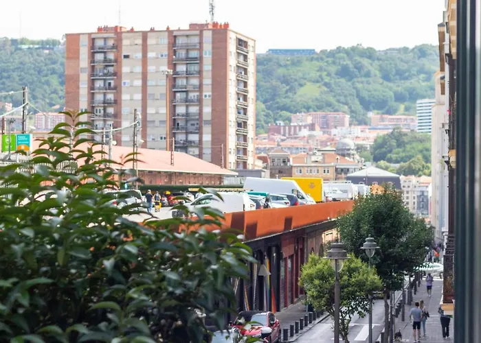 Piso De Diseno Junto Al Casco Viejo * Bilbao
